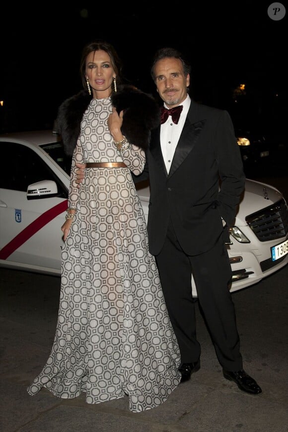 Nieves Alvarez arrive avec son époux au dîner de gala pour l'exposition L'Art de Cartier (El Arte de Cartier) au Musée Thyssen Bornemisza de Madrid, le 22 octobre 2012.