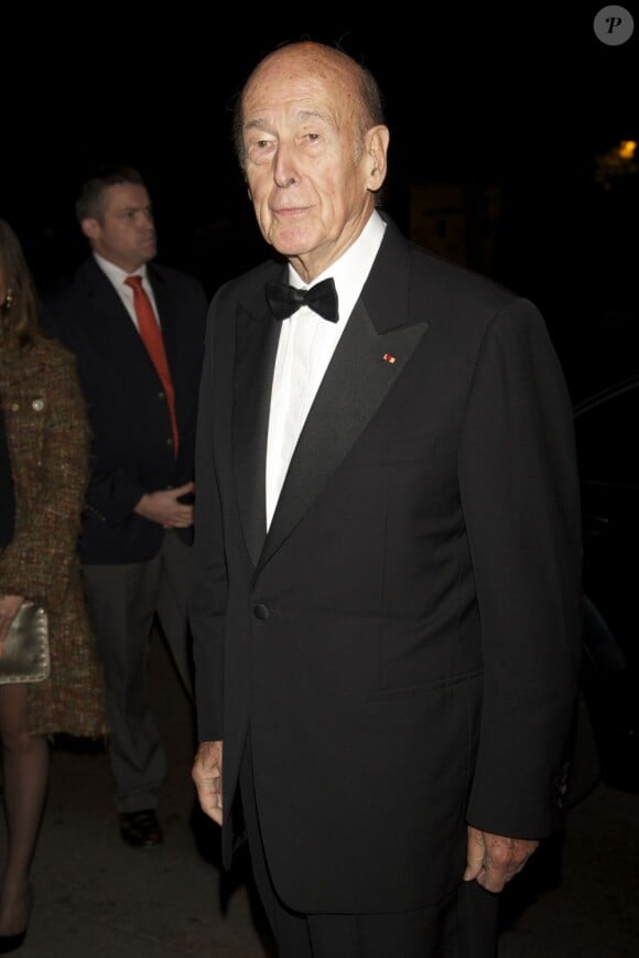 Valéry Giscard d'Estaing arrive au dîner de gala pour l'exposition L'Art de Cartier (El Arte de Cartier) au Musée Thyssen Bornemisza de Madrid, le 22 octobre 2012.