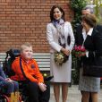  La princesse Mary de Danemark et l'épouse du président slovaque Silvia Gašparovičová en visite le 24 octobre 2012 de l'école Geelsgaardskolen de Virum, spécialisée dans l'enseignement aux enfants déficients. 