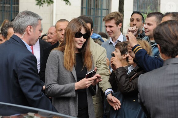 Carla Bruni-Sarkozy et Nicolas Sarkozy à Paris, le 10 juin 2012.