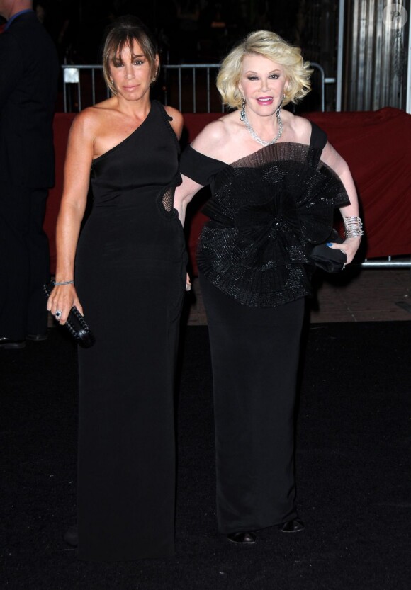 Joan Rivers et sa fille Melissa pour les 50 ans de David Furnish à Los Angeles le 25 octobre 2012.