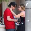 EXCLU : Edward Furlong dans les rues de Los Angeles avec une amie le 24 août 2012. Il pourrait s'agir de sa campagne que l'acteur a agressée le 30 octobre à l'aéroport de Los Angeles.