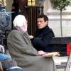 Les acteurs Donald Sutherland et Marc Lavoine sur le tournage de la nouvelle série Crossing Lines à Paris, le 30 octobre 2012.