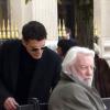 Donald Sutherland et Marc Lavoine sur le tournage de la nouvelle série Crossing Lines à Paris, le 30 octobre 2012.