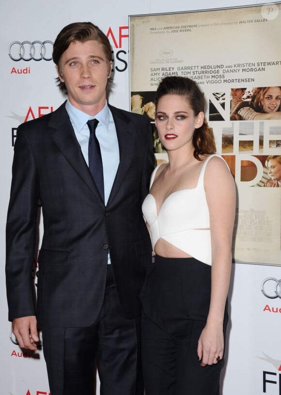 Kristen Stewart et Garett Hedlund à l'avant-première du film On the road à Los Angeles le 3 novembre 2012.