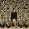 Sophie de Wessex bien entourée : colonel en chef du Queen Alexandra's Royal Army Nursing Corps, elle décernait le 2 novembre 2012 des médailles de service opérationnel pour l'Afghanistan à des soldats de l'unité médicale 22 Field Hospital de retour de la province du Helmand, à Aldershot.
