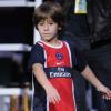 Théo, le fils de Michaël Llodra vétu du maillot du PSG le 2 novembre 2012 à Paris