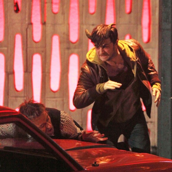 Daniel Radcliffe et Joe Anderson se battent sur le tournage de Horns à Vancouver, le 3 novembre 2012.