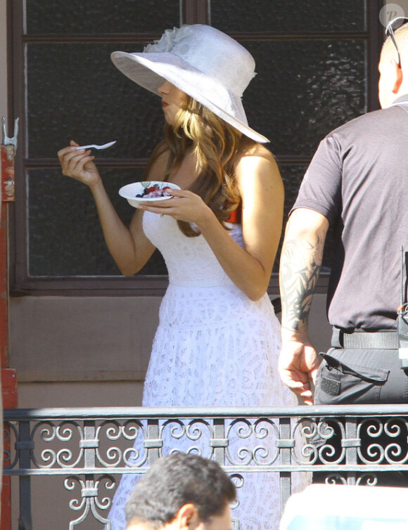 Sofia Vergara sur le tournage de Modern Family, le 5 novembre 2012 à Los Angeles