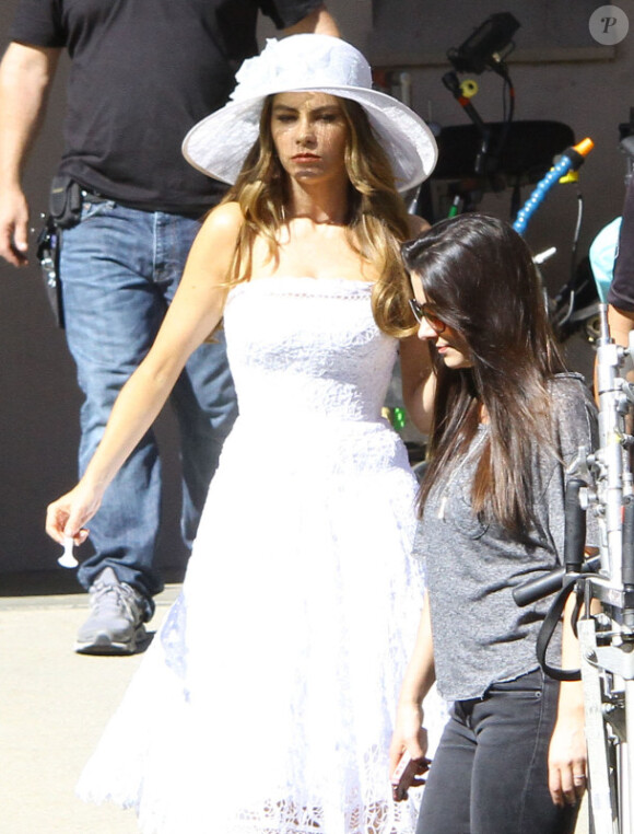 Sofia Vergara toujours aussi sexy sur le tournage de Modern Family, le 5 novembre 2012 à Los Angeles