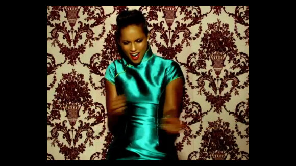 Alicia Keys invite l'ouragan Nicki Minaj dans son clip ''Girl on Fire''