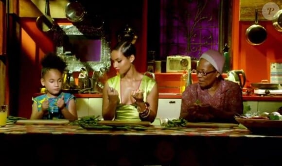 Image extraite du clip Girl On Fire d'Alicia Keys, octobre 2012.