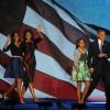 Barack Obama, son épouse Michelle et de leurs filles Malia et Sasha au McCormick Place à Chicago, le 6 novembre 2012.