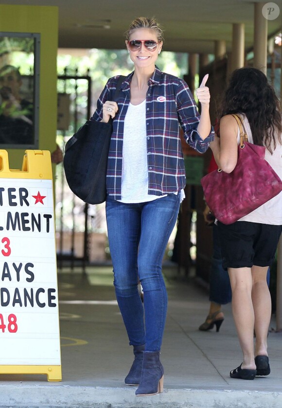 Heidi Klum à la sortie du bureau de vote à Los Angeles le 6 novembre 2012.