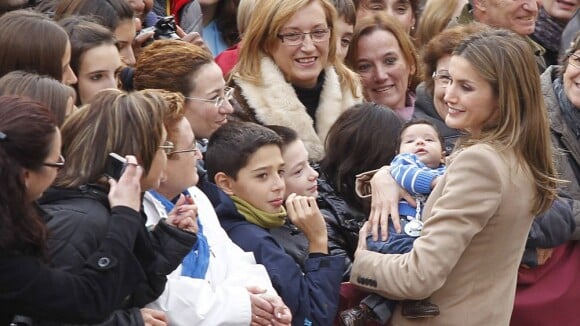 Letizia et Felipe d'Espagne : Bain de foule et bouillon de culture en Aragon