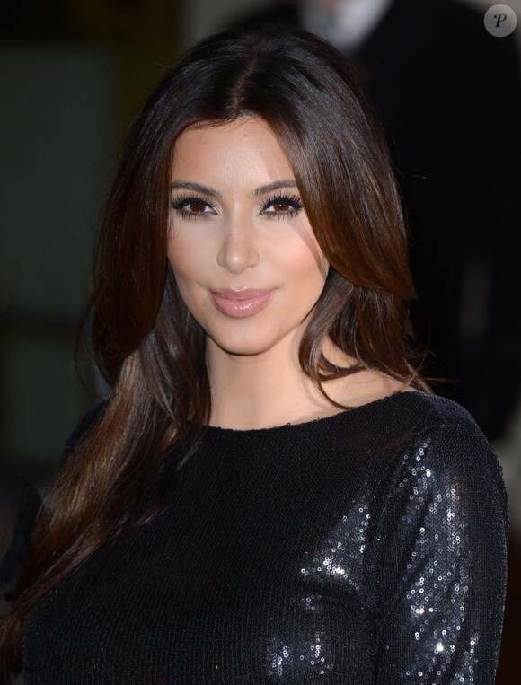 Kim Kardashian célèbre le lancement de la nouvelle Kardashian Kollection à l'Aqua. Londres, le 8 novembre 2012.