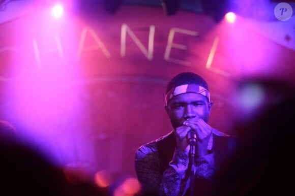 Frank Ocean en concert pour la soirée Chanel, le 8 novembre 2012.