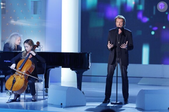 EXCLU : Johnny Hallyday sur le plateau de Vivement Dimanche diffusé le 11 novembre 2012.
