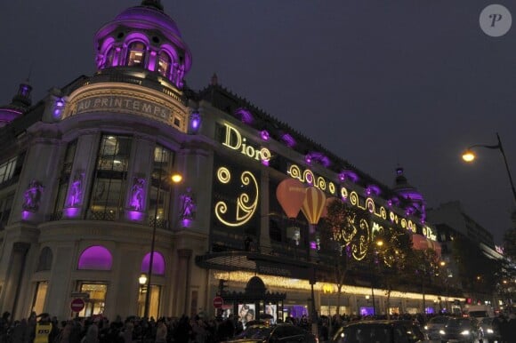 Le Printemps affiche ses couleurs pour Noël. Paris, le 9 novembre 2012.