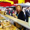 Valerie Trierweiler a fait un petit tour sur le marché de Brive-la-Gaillarde lors de son passage à la Foire du livre le 10 novembre 2012
