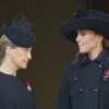 Kate Middleton, en l'absence de Camilla Parker Bowles, était complice avec la comtesse Sophie de Wessex pour les célébrations du Dimanche du Souvenir (Remembrance Sunday), le 11 novembre 2012 au cénotaphe de Londres.