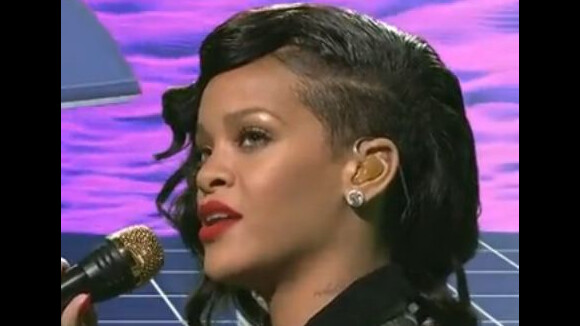 Rihanna : Epatante sur scène quand Chris Brown parle d'elle comme d'une ''amie''