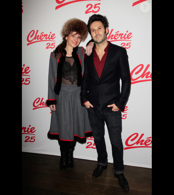 Erwan Marinopoulos et Julie Bargeton lors du lancement de la dernière chaîne du groupe NRJ 12, Chérie 25, à Paris, le 13 novembre 2012