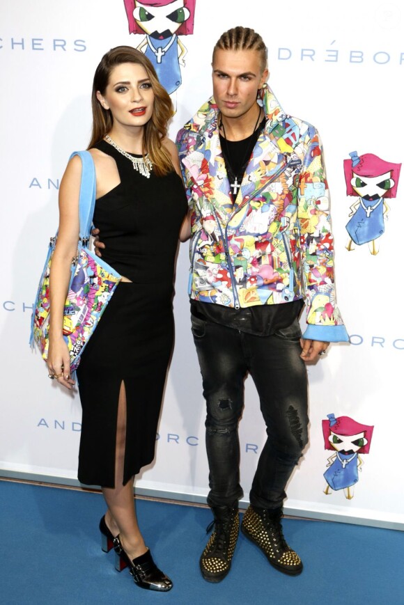 Le créateur allemand André Borchers soutenu par Mischa Barton pour le lancement de sa nouvelle collection de maroquinerie "Kin". Hambourg, le 13 novembre 2012.