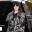 La chanteuse Lana Del Rey quitte son hotel pour se rendre dans un studio photo à Paris. Le 14 novembre 2012.