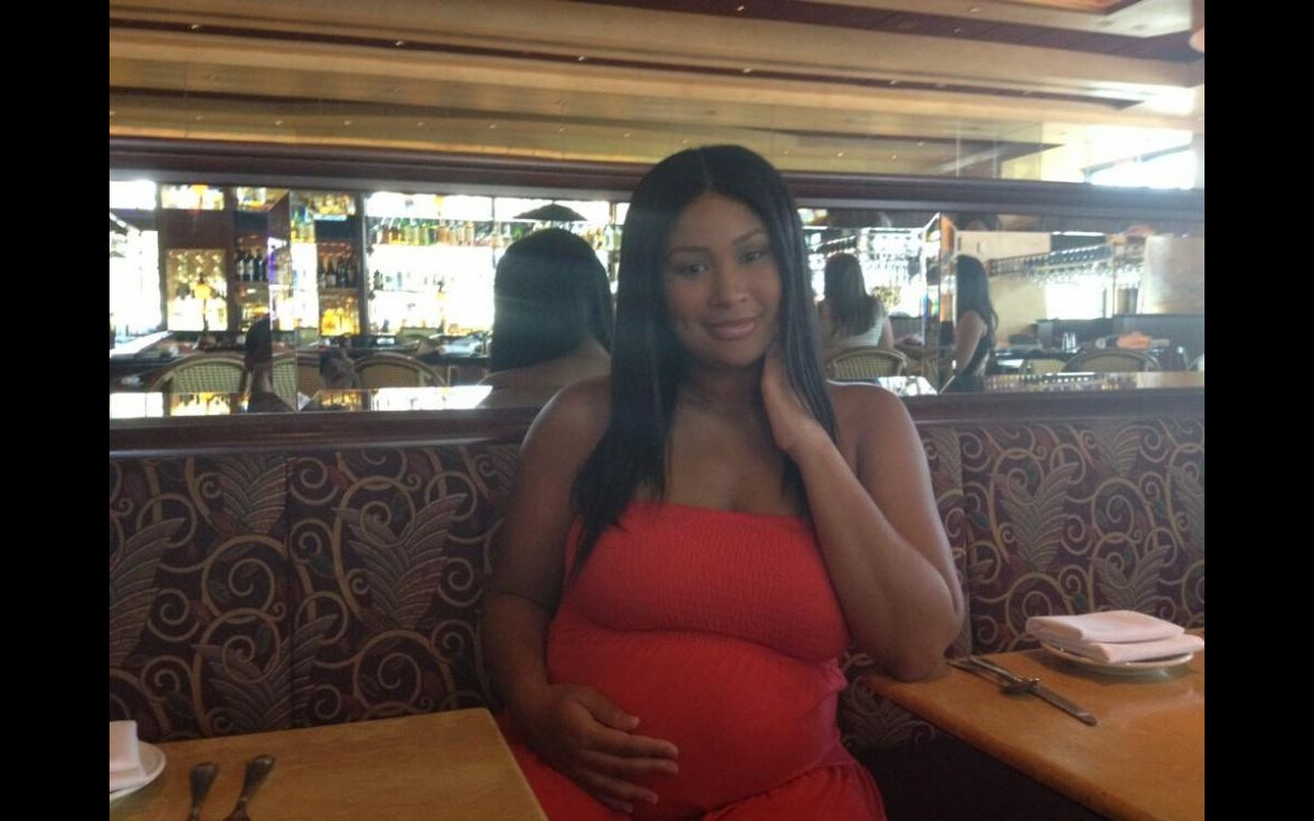 Photo Anansa Sims, fille du mannequin Beverly Johnson, enceinte de(01)