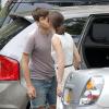 Keira Knightley embrasse son fiancé James Righton à New York le 7 août 2012