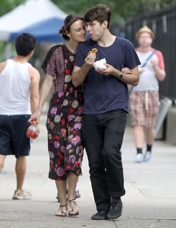 Keira Knightley et son fiancé James Righton le 30 juillet 2012 à New York