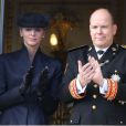 La princesse Charlene et le prince Albert II de Monaco au balcon du palais princier le 19 novembre 2012 pour la Fête nationale.