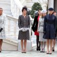 La princesse Stéphanie, la princesse Caroline de Hanovre, Melanie de Massy, sa mere Elisabeth-Anne de Massy et la princesse Charlene de Monaco - La famille princière de Monaco dans la cour du palais lors de la cérémonie militaire à Monaco le 19 novembre 2012.
  