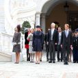  La famille princière de Monaco dans la cour d'honneur du palais pour la remise des insignes de grade et de médailles lors de la Fête nationale, le 19 novembre 2012. 