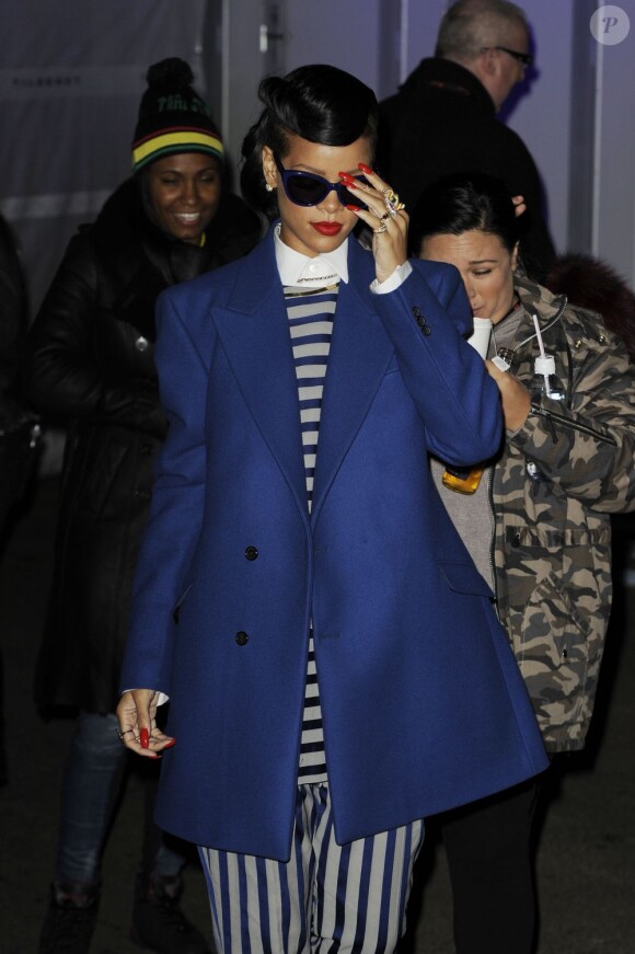 Rihanna de passage au centre commercial Westfield Stratford City à Londres. Le 19 novembre 2012.