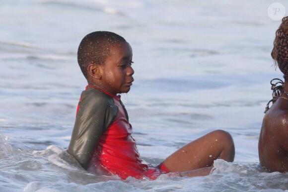 David s'amuse à la plage à Miami le 19 novembre 2012.