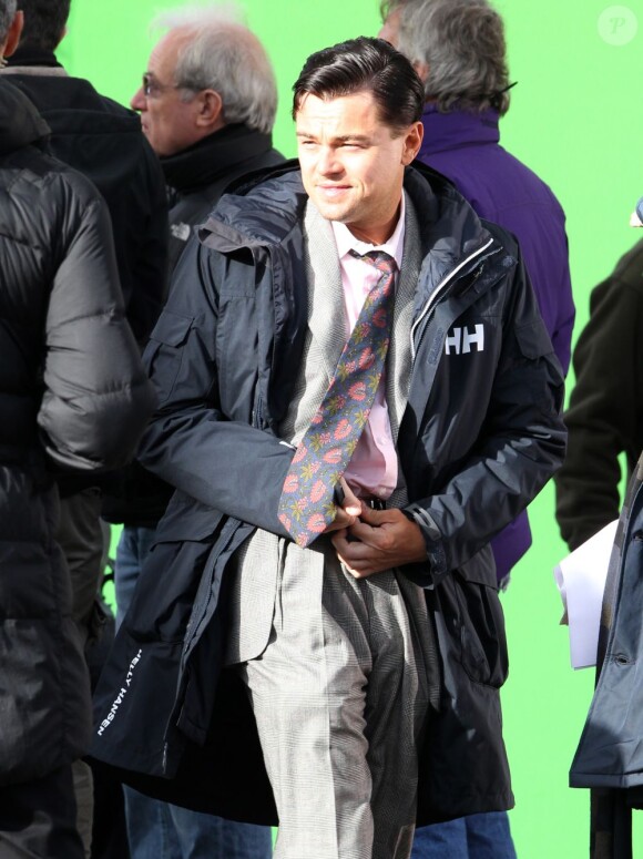 Leonardo DiCaprio et Joanna Lumley sur le tournage de The Wolf of Wall Street à Prospect Park dans Brooklyn à New York, le 20 novembre 2012.