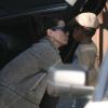 Sandra Bullock réconforte son fils Louis à la sortie de son école à Los Angeles le 20 novembre 2012.