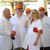Le prince Willem-Alexander des Pays-Bas et la princesse Maxima au deuxième jour de leur visite officielle au Brésil : en visite à Lagoa de la société néerlandaise CRV Lagoa, qui produit des aliments pour animaux, le 20 novembre 2012.