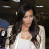 Kim Kardashian arrive à l'aéroport de Los Angeles, le 20 novembre 2012.
