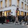 Les fans étaients nombreux à attendre Kate Moss à Paris devant la boutique Colette pour la dédicace de son livre le 21 novembre 2012