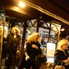 Kate Moss à Paris le 21 novembre 2012 sort de la brasserie Le Terminal avant de prendre le train pour regagner Londres après sa dédicace chez Colette.