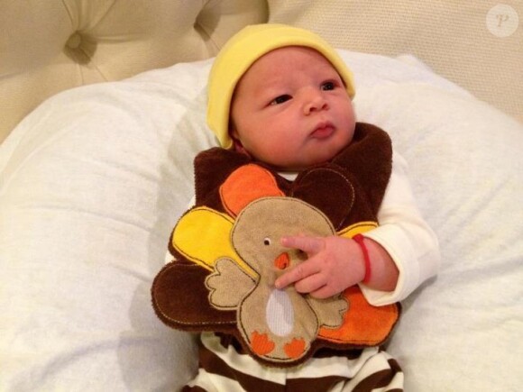 Tamera Mowry et son mari Adam Housley ont posté sur Twitter des photos de leur bébé, Aden, né le 12 novembre 2012.