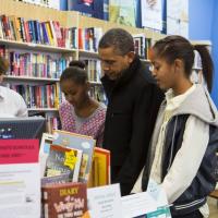Barack Obama et ses filles Malia et Sasha : Shopping en famille et sans folie