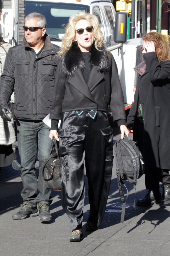 Sharon Stone en grande forme sur le tournage du film Fading Gigolo à New York, le 26 novembre 2012.