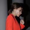 Victoria Beckham quitte l'after-party du créateur Valentino Garavani, célébrant son exposition Valentino : Master of Couture. Londres, le 28 novembre 2012.
