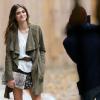 Elisa Sednaoui en plein shooting pour Gerard Darel à Paris le 23 novembre 2012