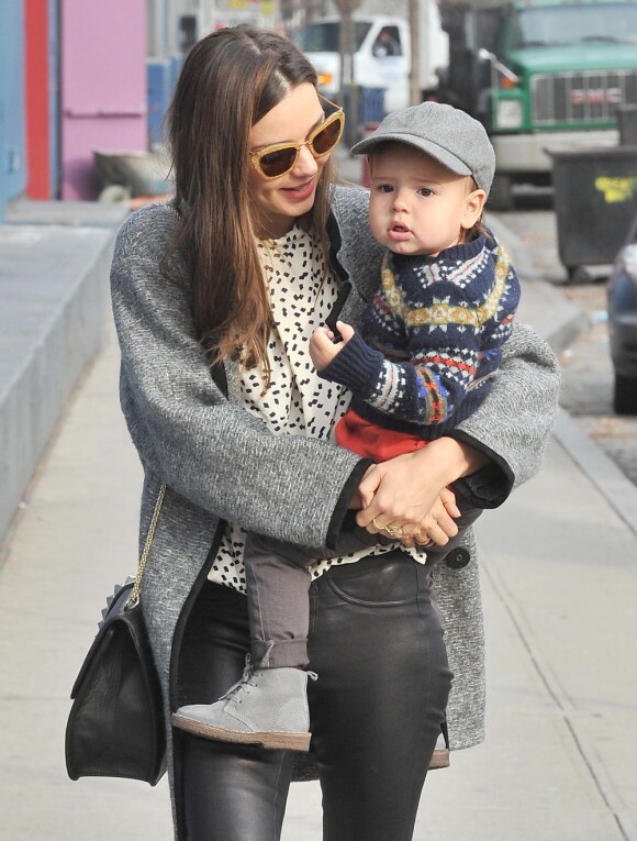 Miranda Kerr et son fils Flynn à New York, le 29 novembre 2012.