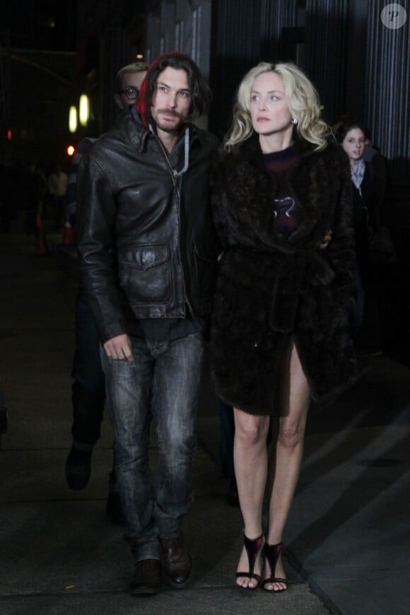 Sharon Stone et son petit ami Martin Mica sur le tournage de Fading Gigolo à New York, le 29 novembre 2012.